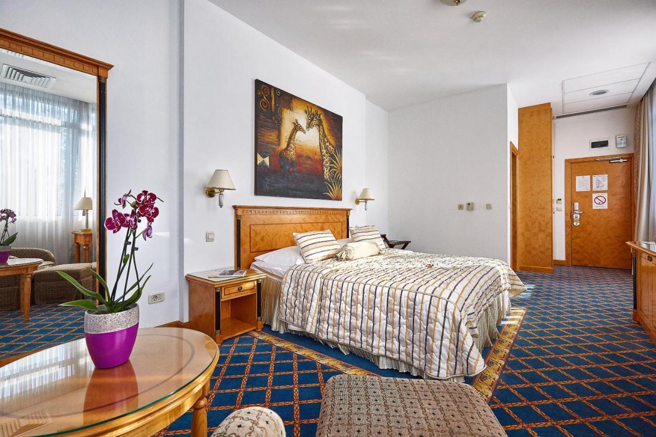 Garni Hotel Master Novi Sad Eksteriør billede