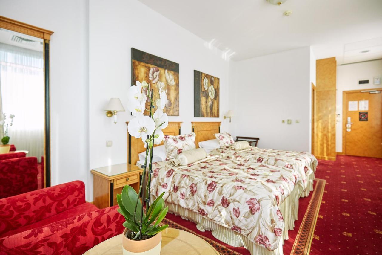 Garni Hotel Master Novi Sad Eksteriør billede